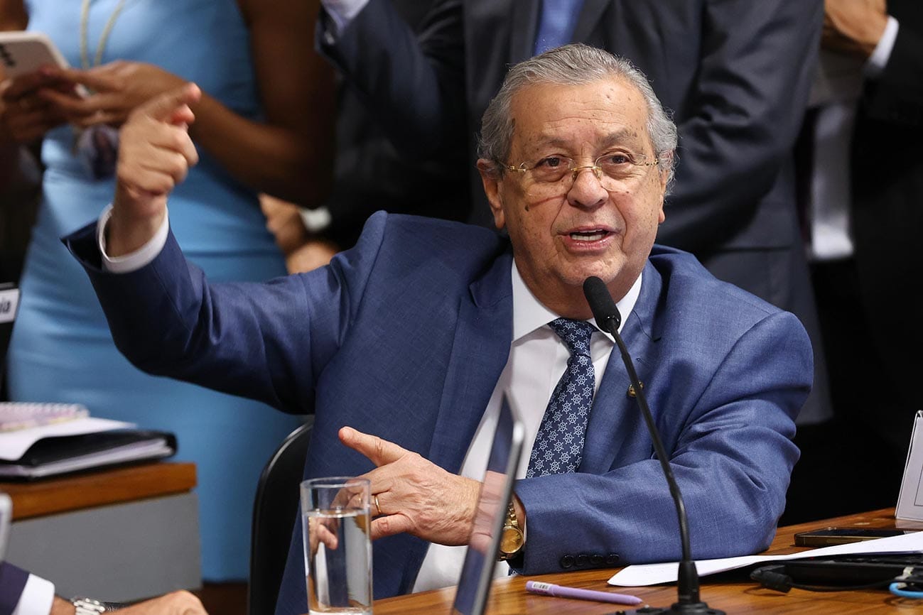 Senador afirma que ambiente político na capital federal é de desconfiança entre os Poderes