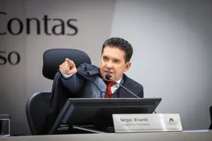 Presidente do TCE sugere adesão de municípios para baratear licitações e reduzir burocracia